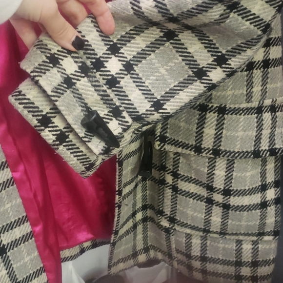 Coat - Picture 4 of 4